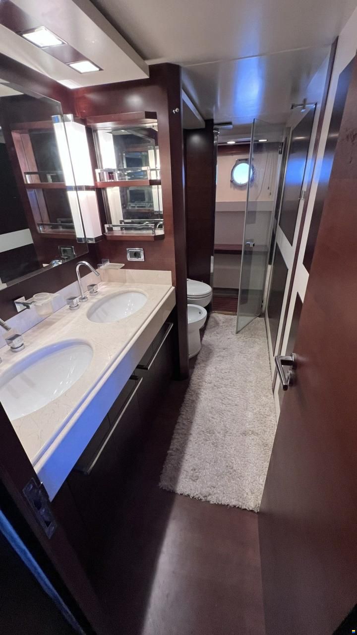 Azimut 75 FLY - 4 KABINEN - 2005