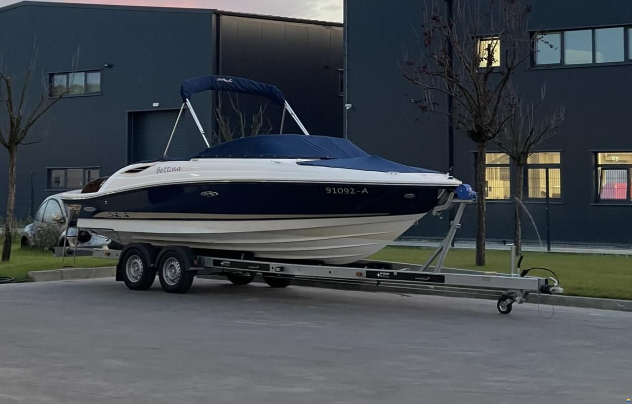 Sea Ray 230 SLX