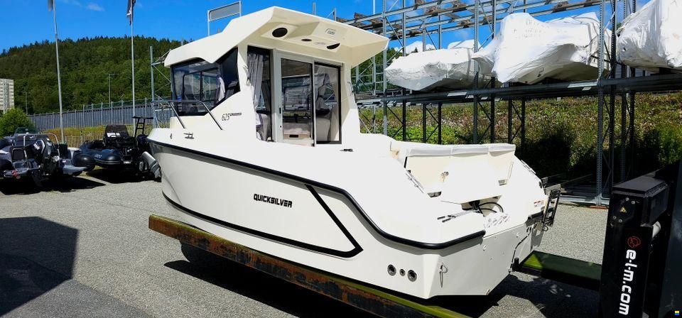 Quicksilver 625 Pilothouse