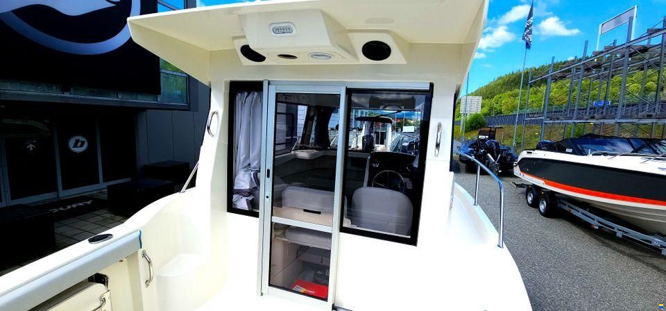 Quicksilver 625 Pilothouse