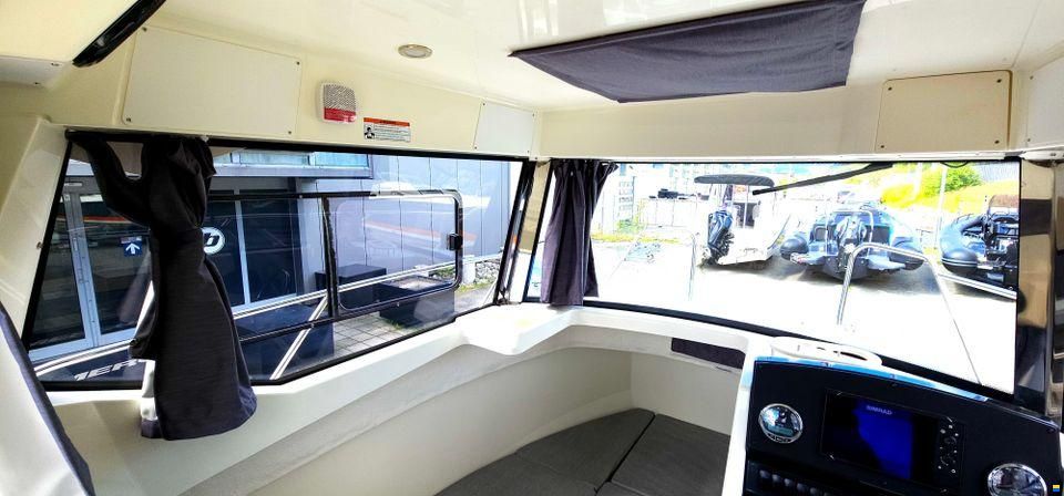 Quicksilver 625 Pilothouse