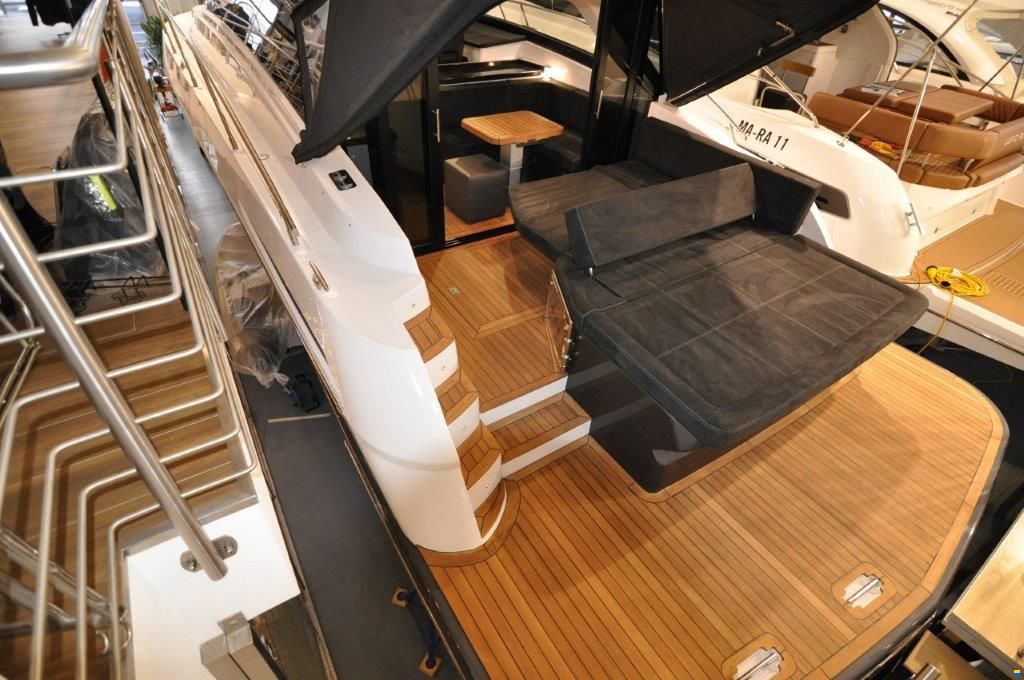Focus Motor Yacht Power 44