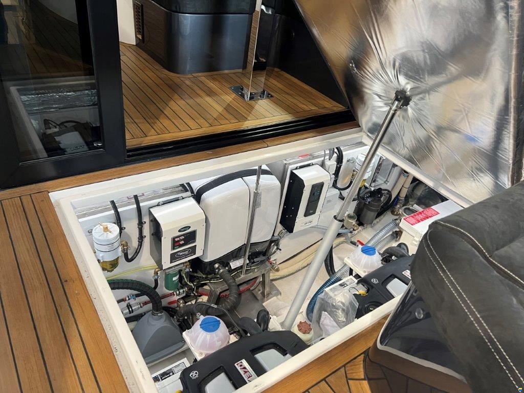 Focus Motor Yacht Power 44