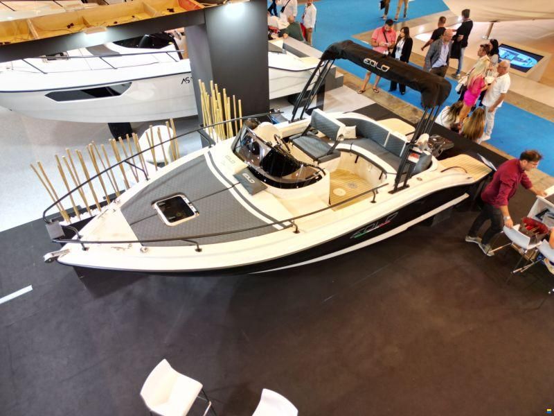 Eolo 6.4 EL Cabin