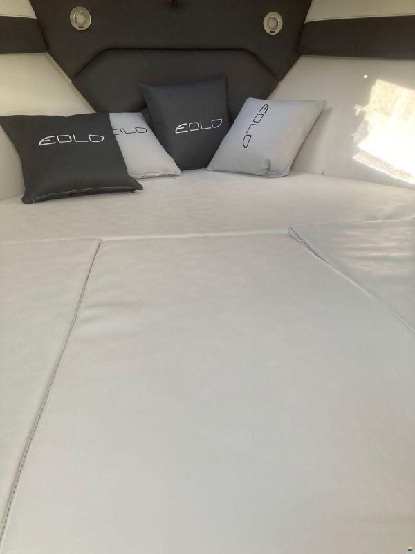 Eolo 6.4 EL Cabin