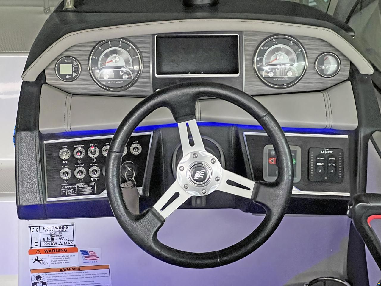 Four Winns V255