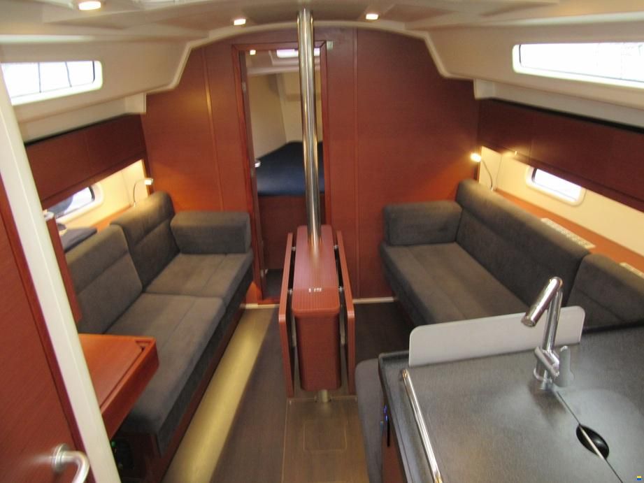 Hanse 348