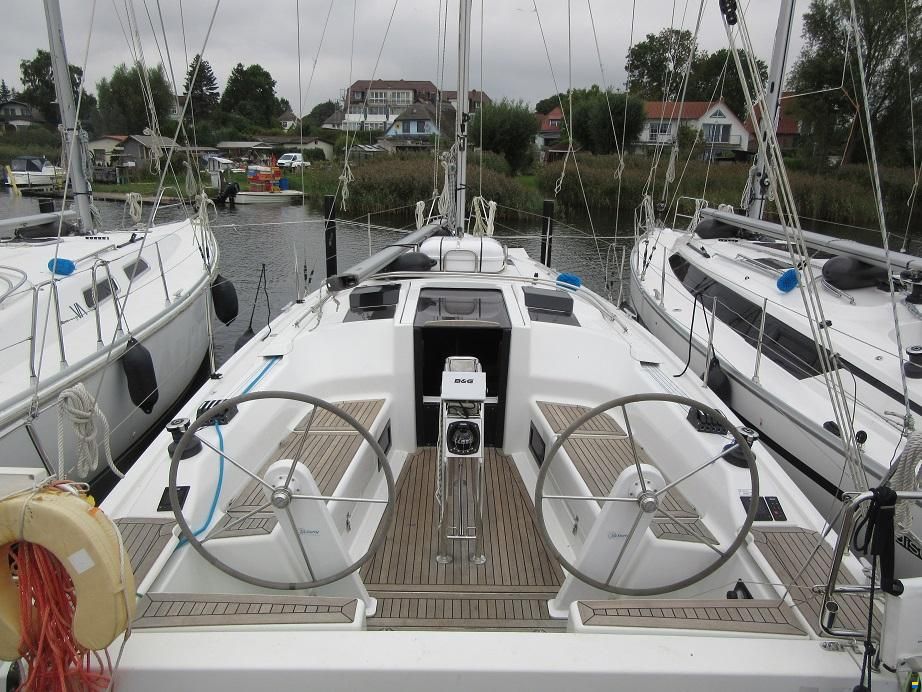 Hanse 348