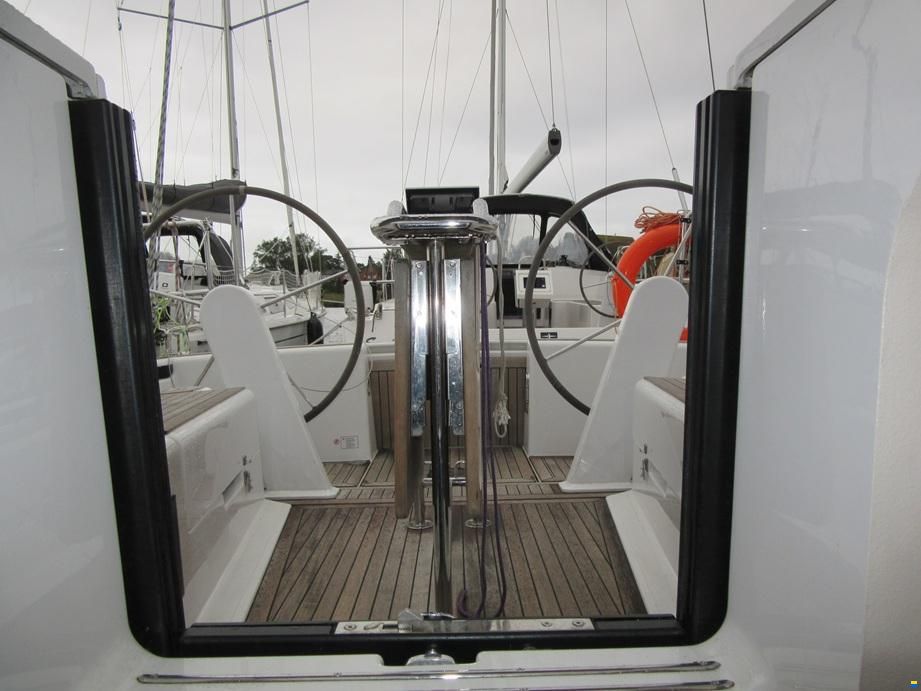 Hanse 348