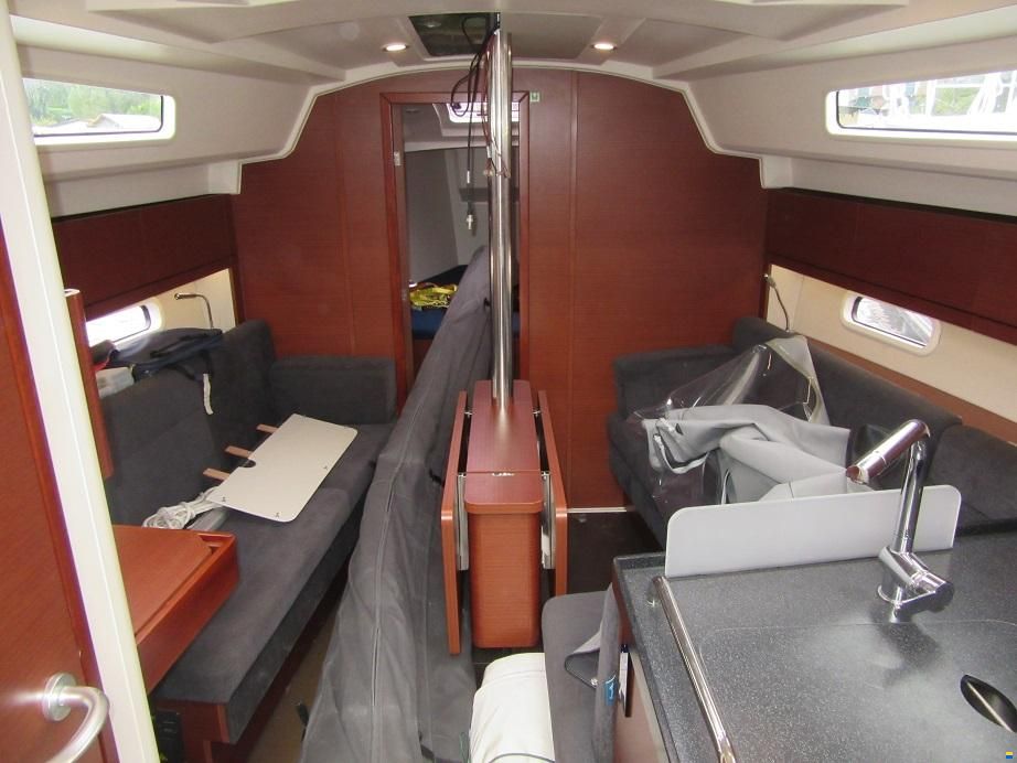 Hanse 348
