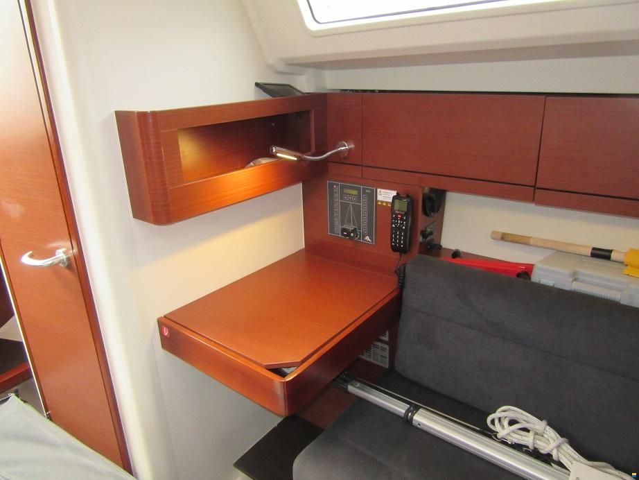 Hanse 348