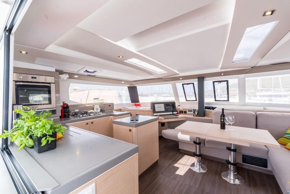 Fountaine Pajot Saona 47