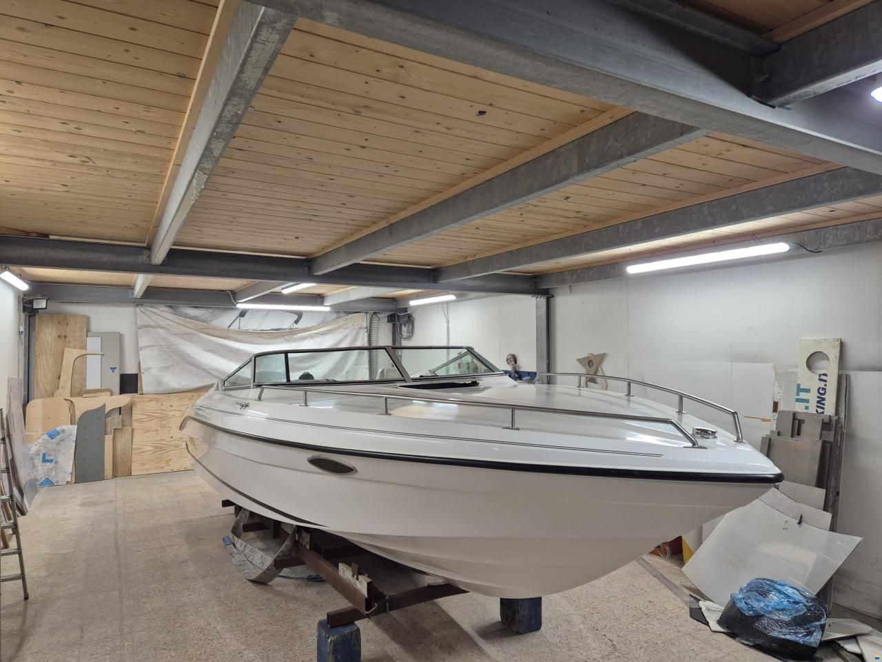 Rinker 236