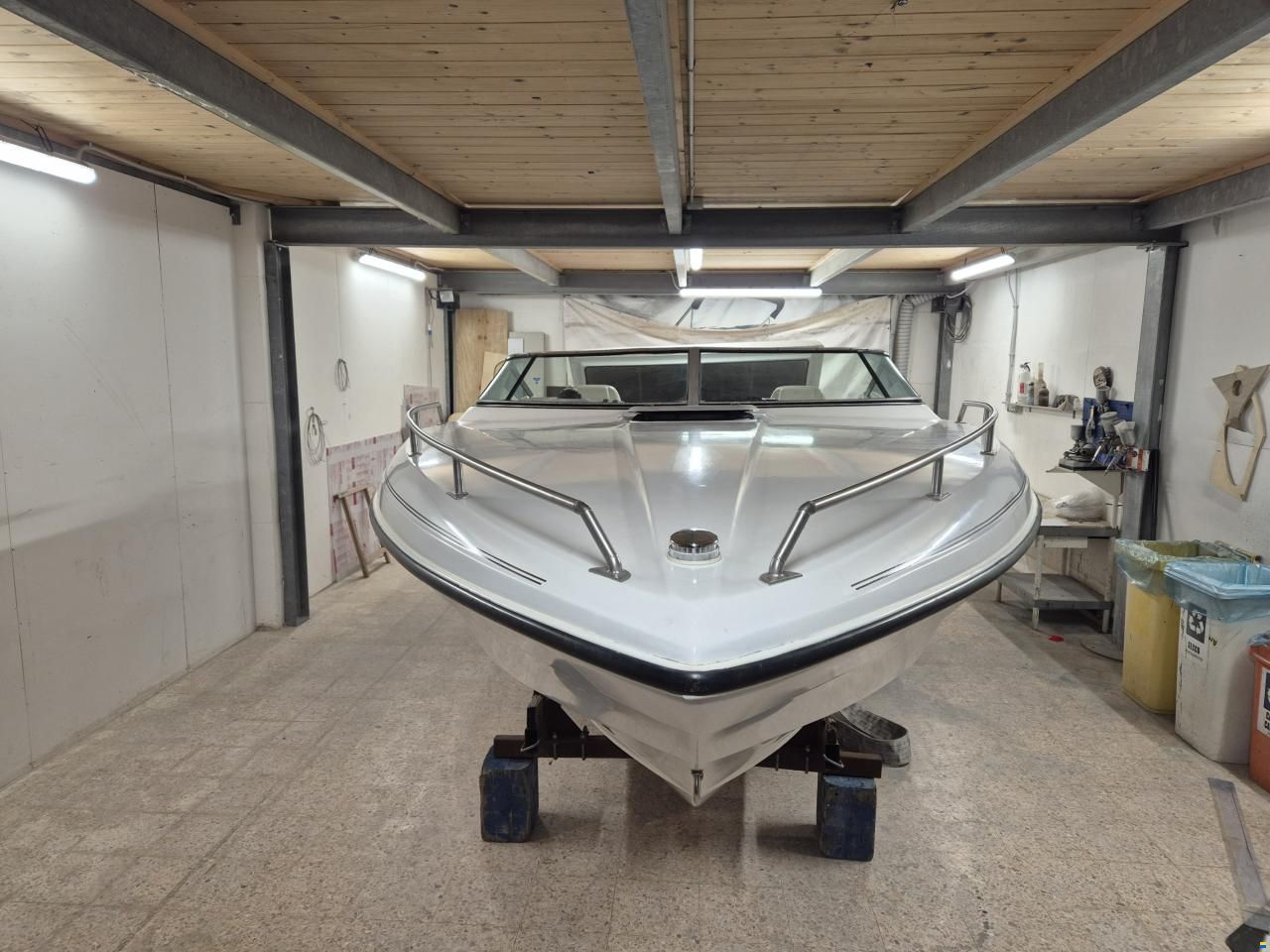 Rinker 236