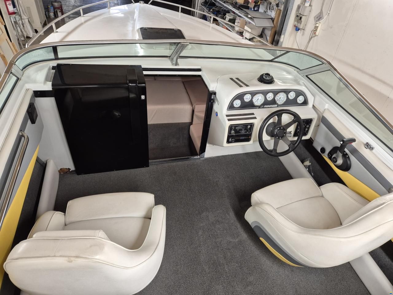Rinker 236