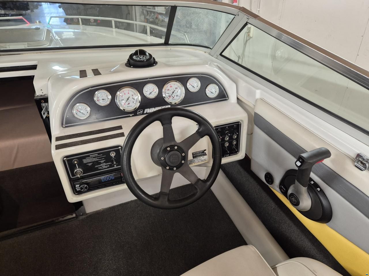 Rinker 236