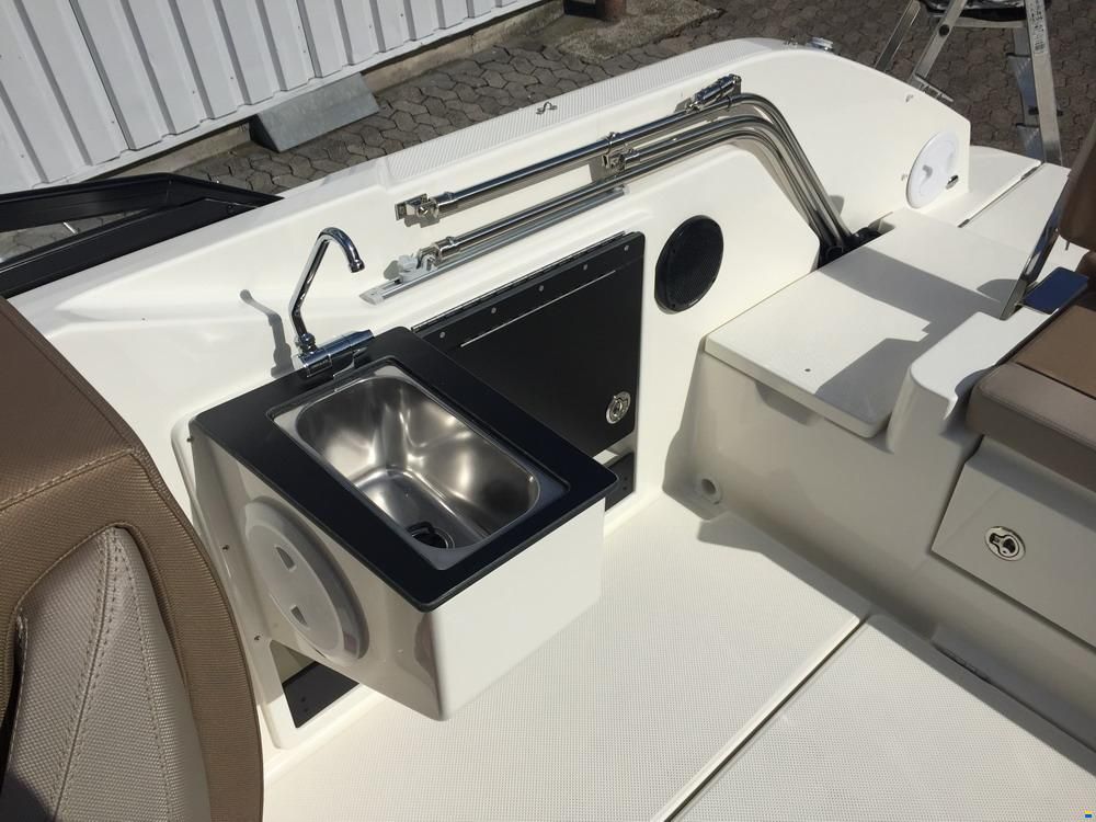 Quicksilver Activ 675 Cruiser / F150 BSO2 & Trailer