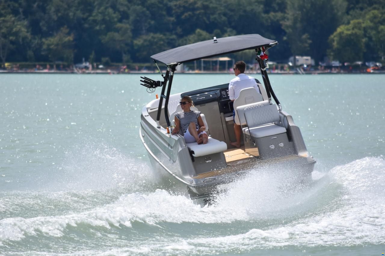 Stickl E-NJOY 800 Tour