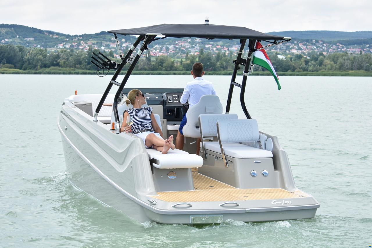 Stickl E-NJOY 800 Tour