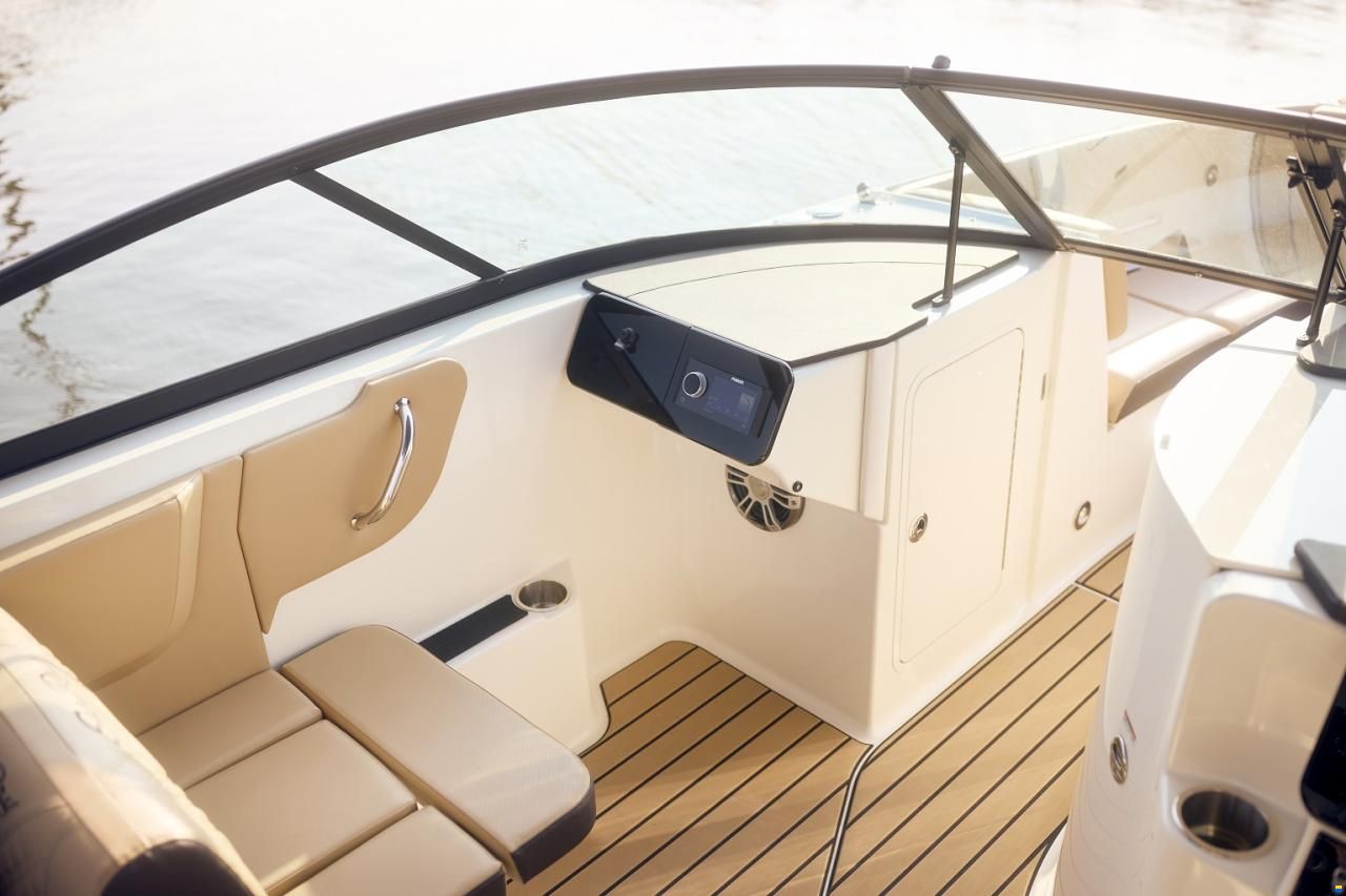 Sea Ray SDX 270 Surf Europe