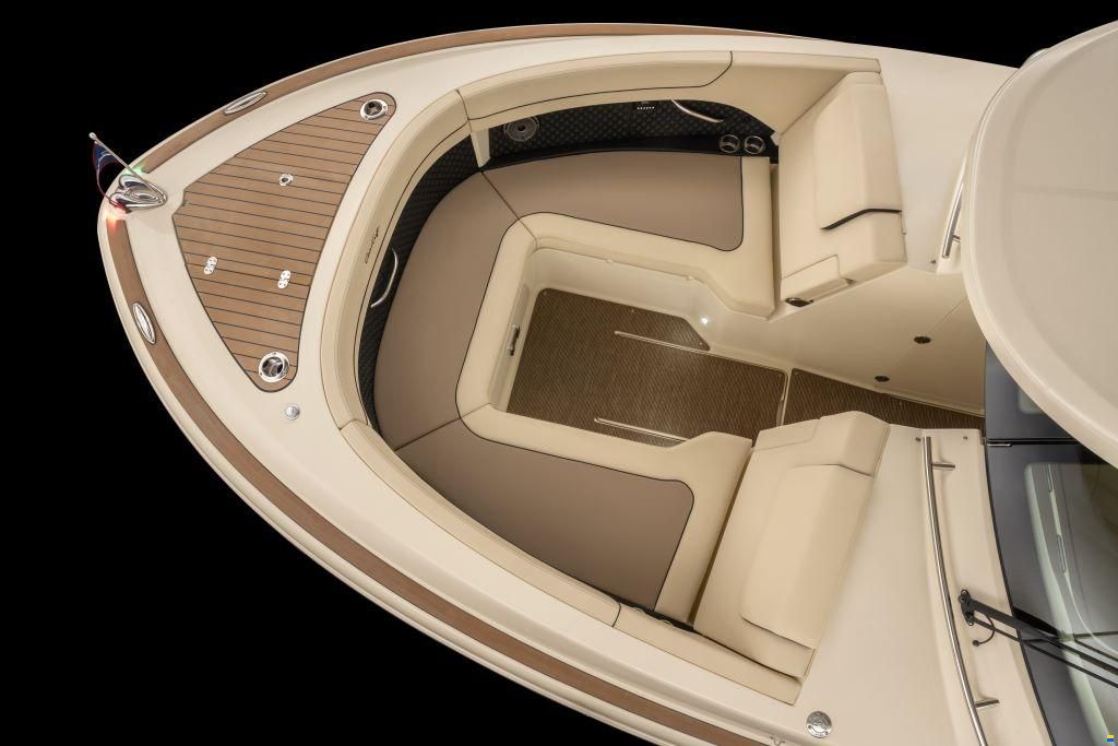 Chris Craft Calypso 32 Outboard