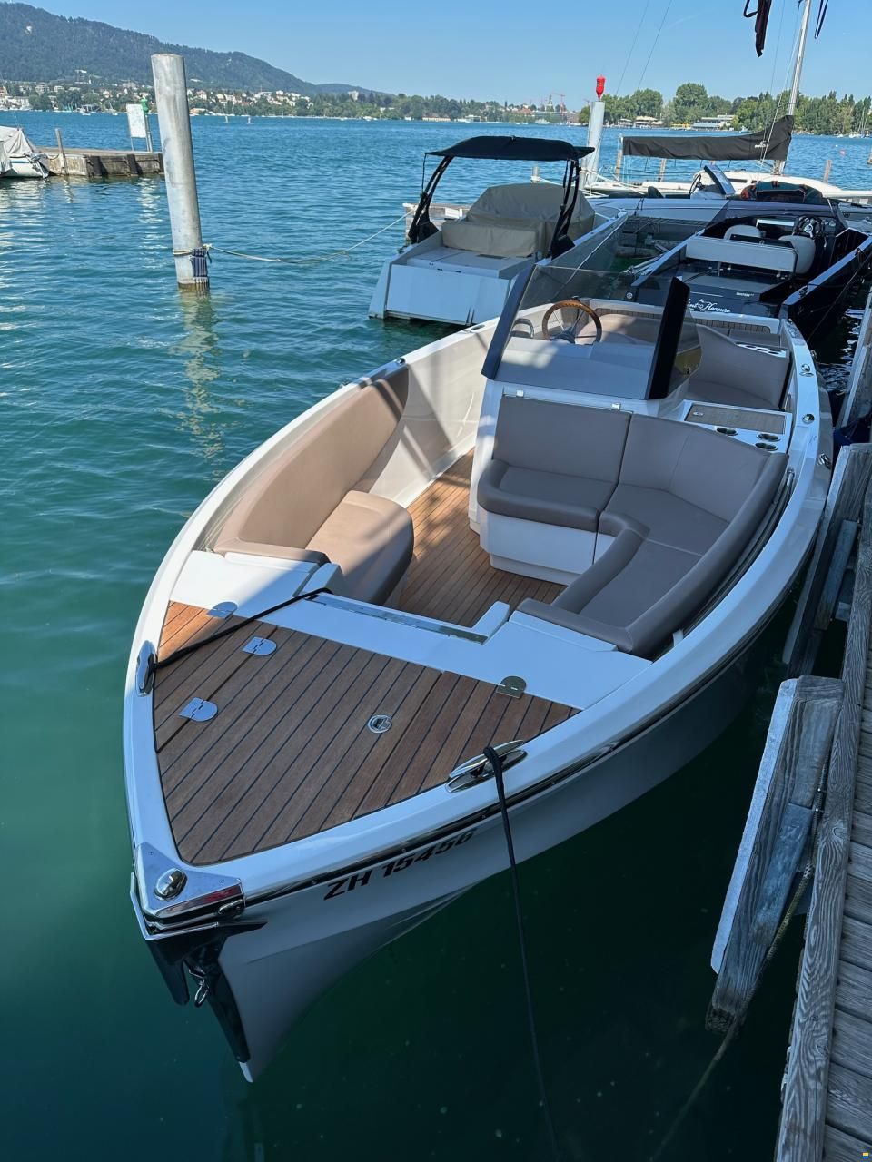 Ganz Boats Ovation 7.6 Open
