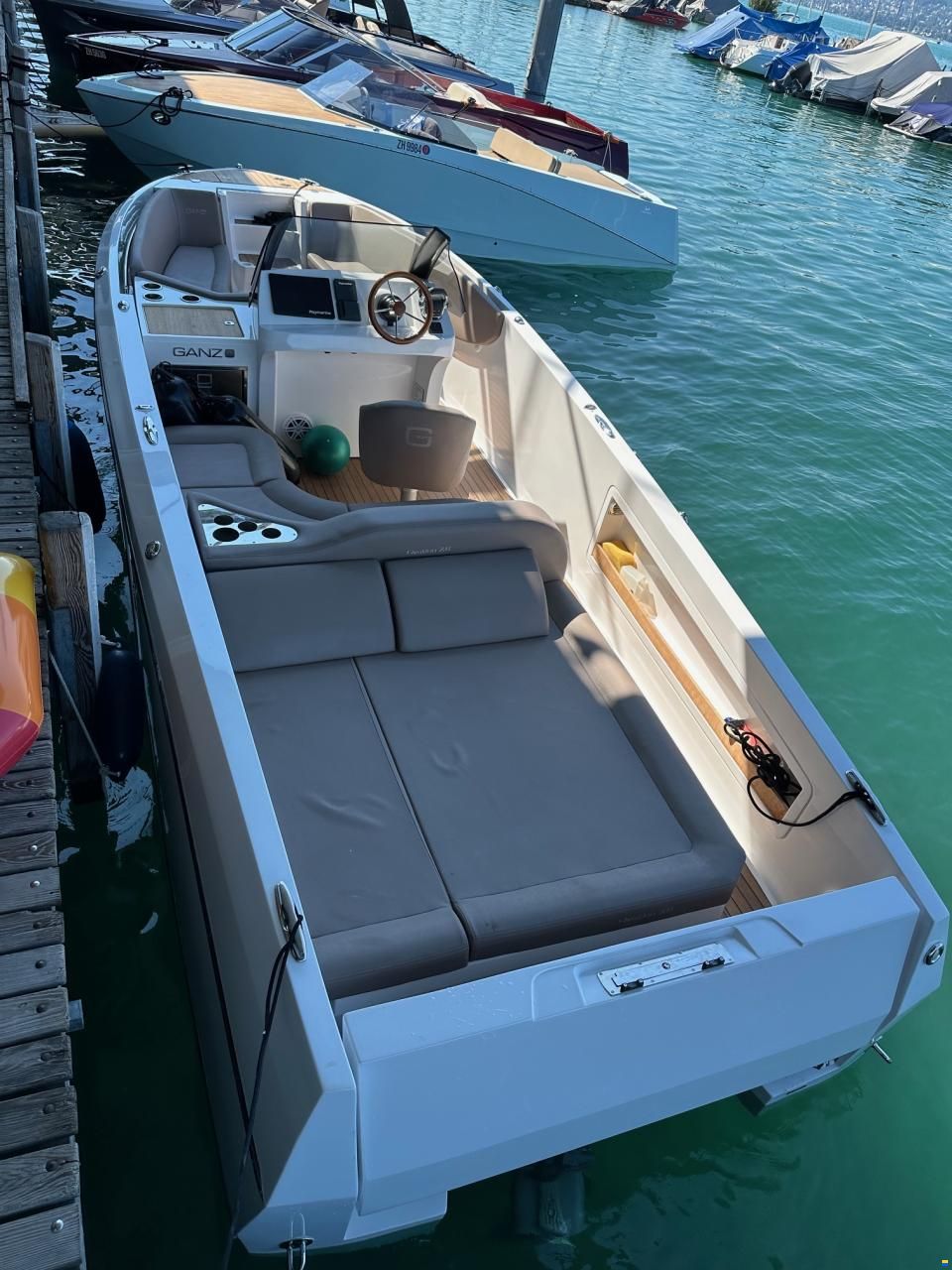 Ganz Boats Ovation 7.6 Open