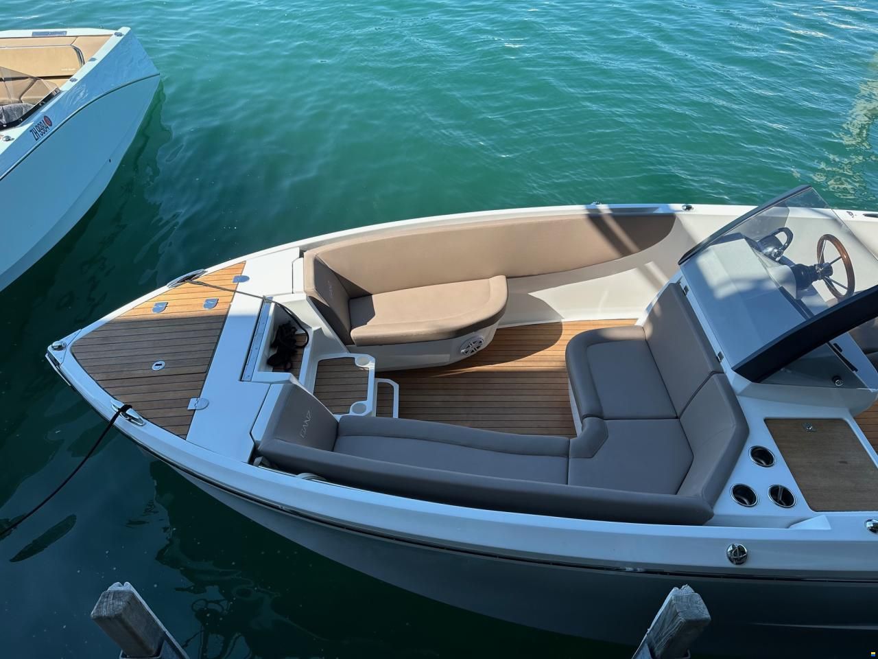 Ganz Boats Ovation 7.6 Open