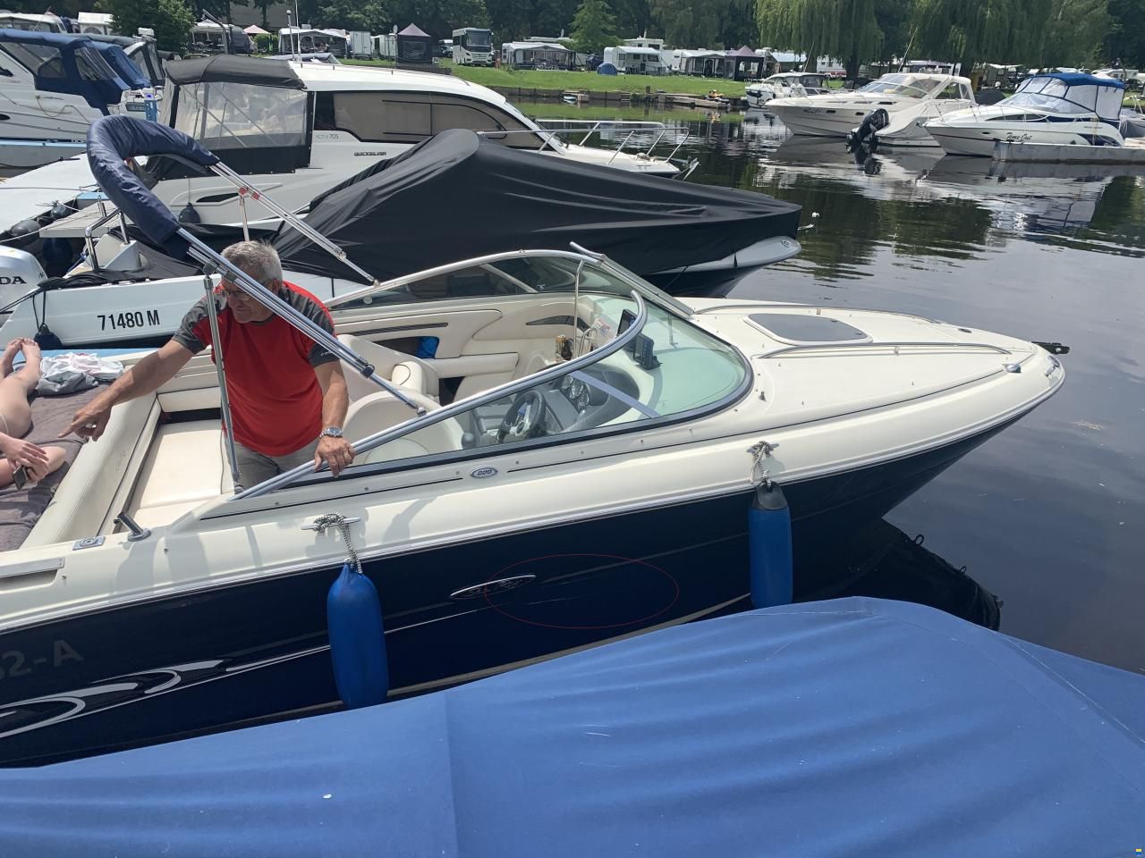 Sea Ray 220 SSE