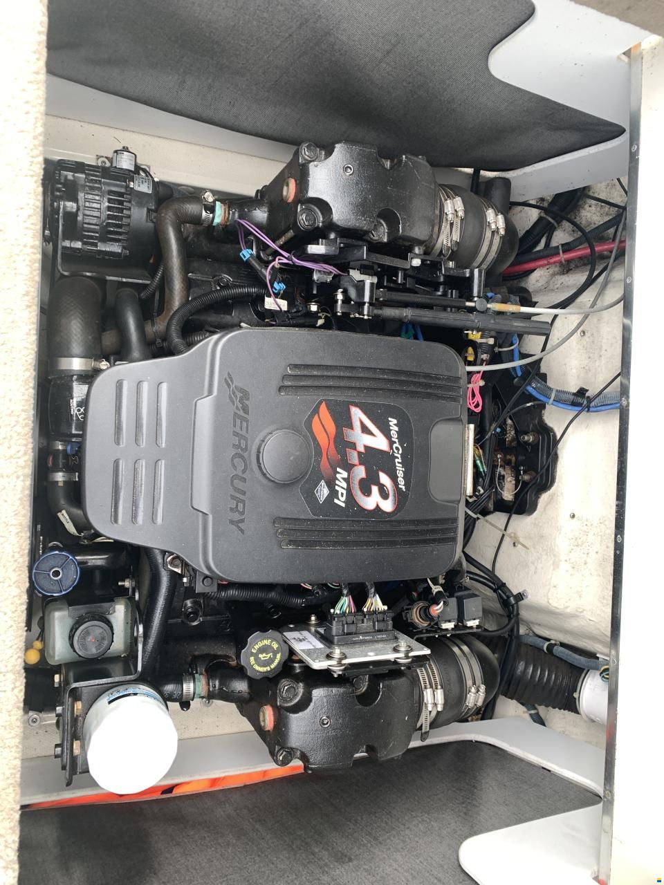 Sea Ray 220 SSE