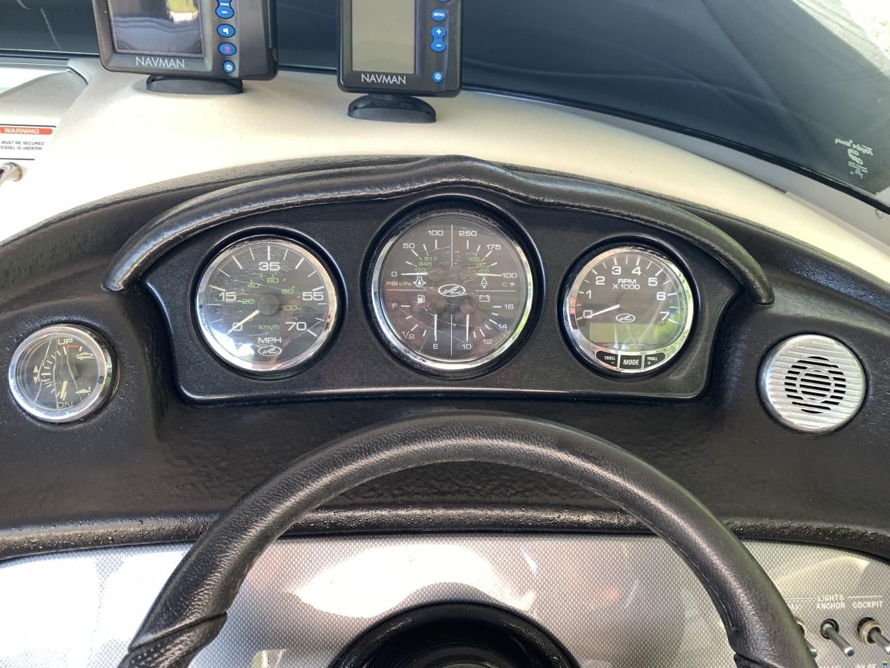 Sea Ray 220 SSE
