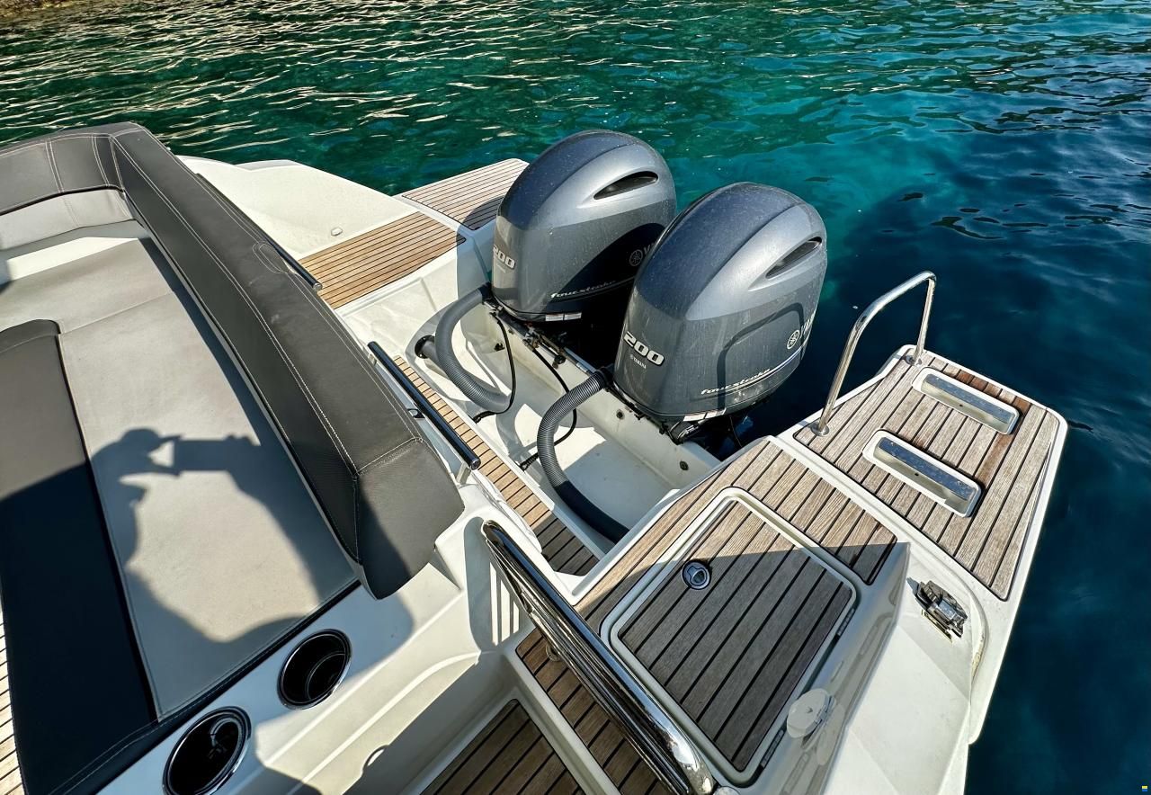 Jeanneau Cap Camarat 9.0WA Hardtop