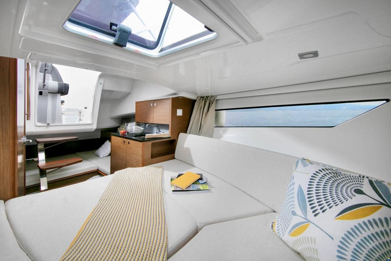 Jeanneau Cap Camarat 9.0WA Hardtop