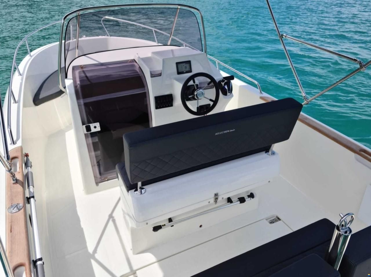 Selection Boats Aston 23