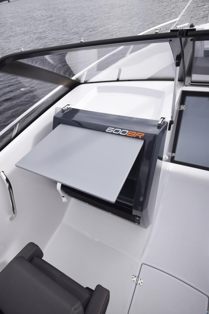 Bella 600 Bowrider