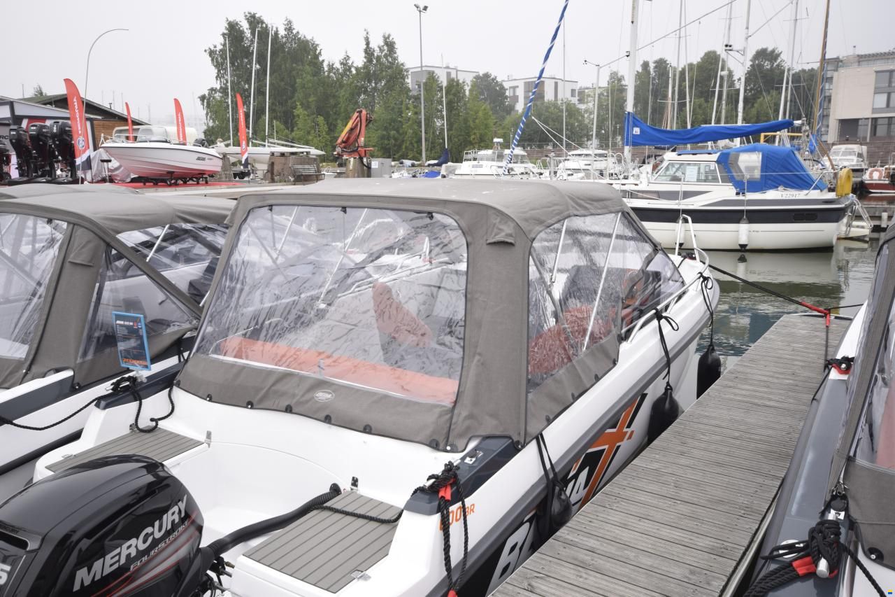 Bella 600 Bowrider