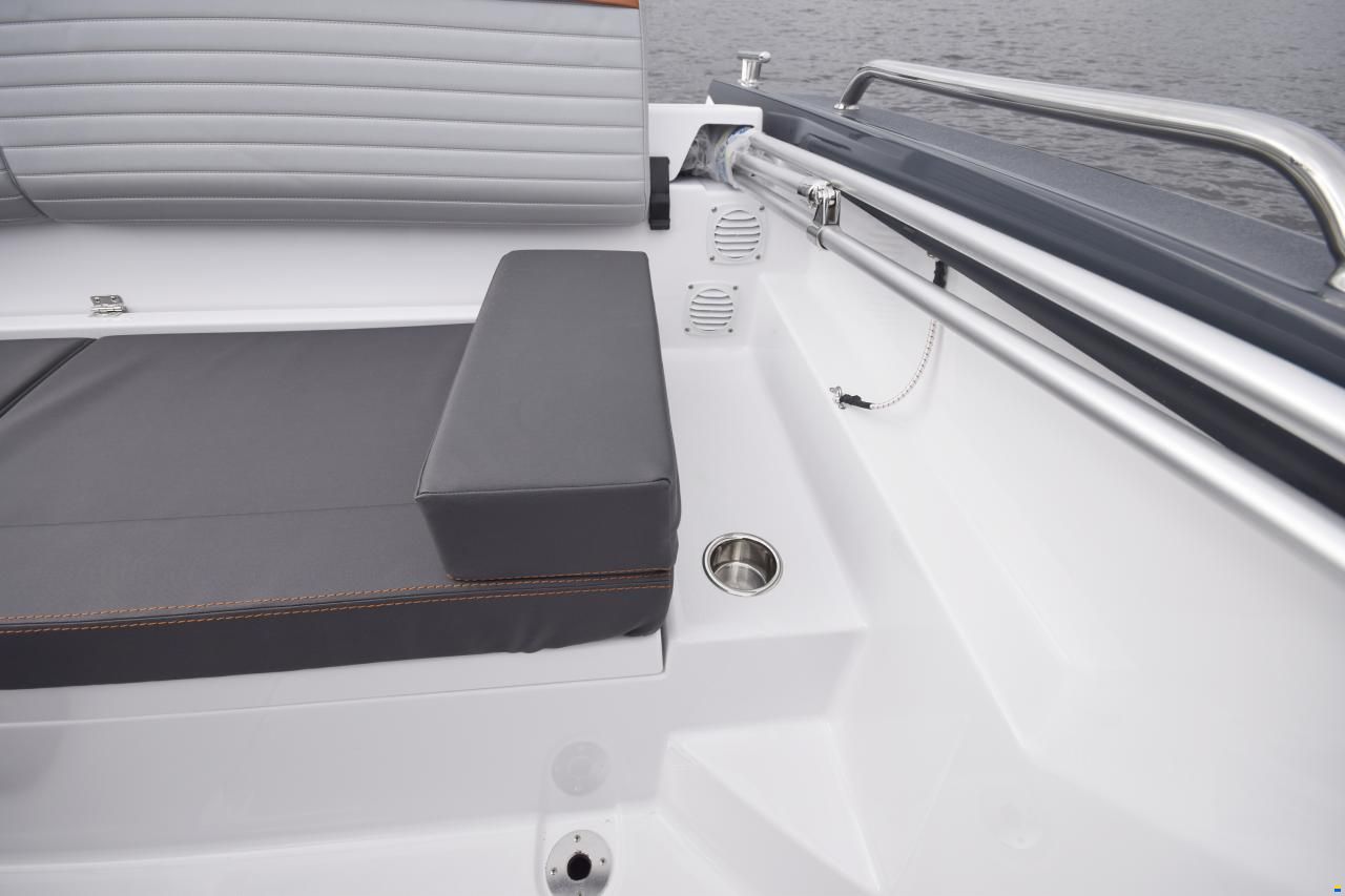 Bella 600 Bowrider