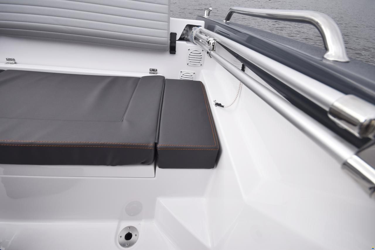 Bella 600 Bowrider