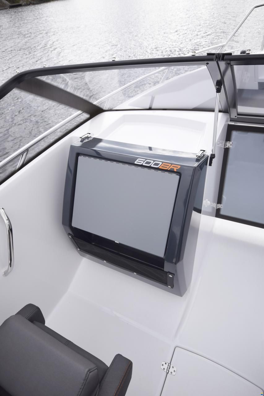 Bella 600 Bowrider