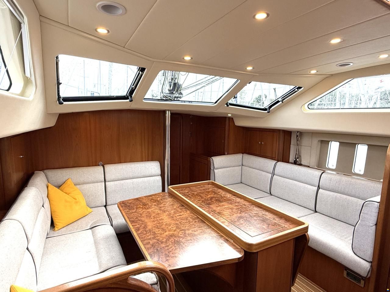 Southerly Yachts Southerly 420