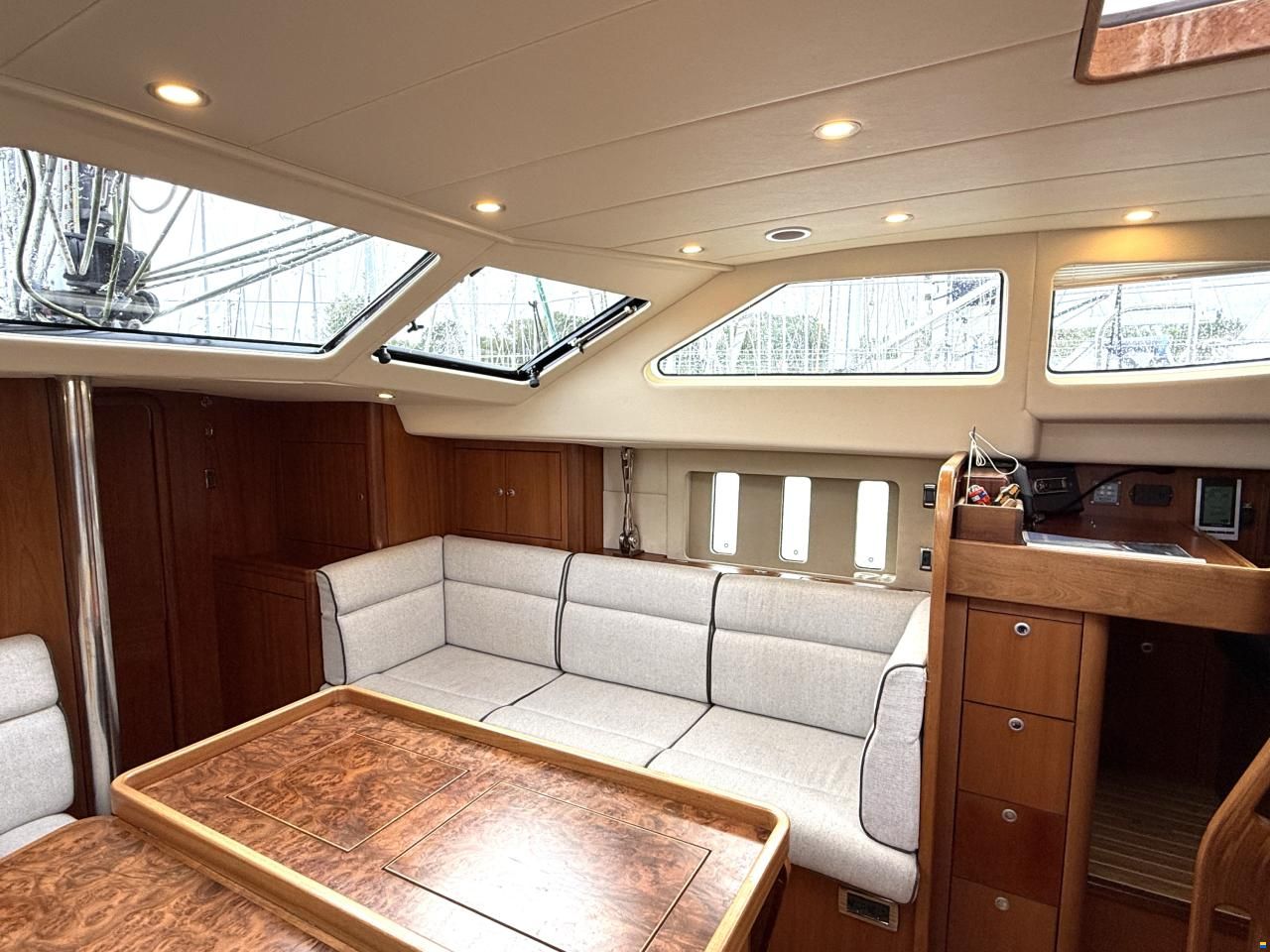 Southerly Yachts Southerly 420