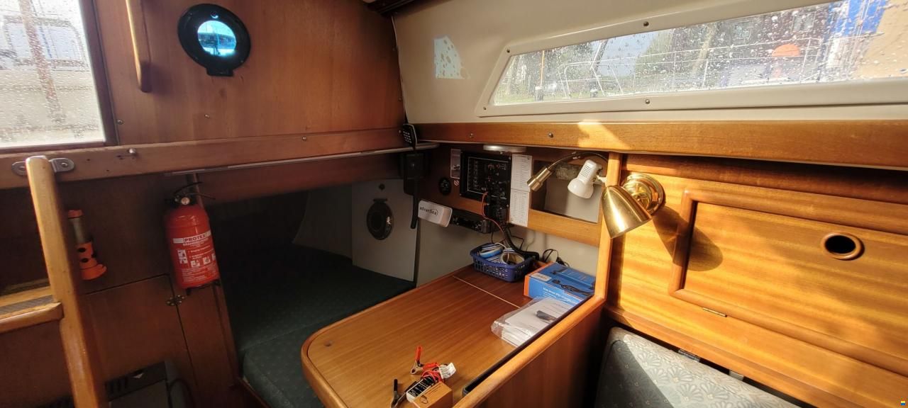 Bavaria 890