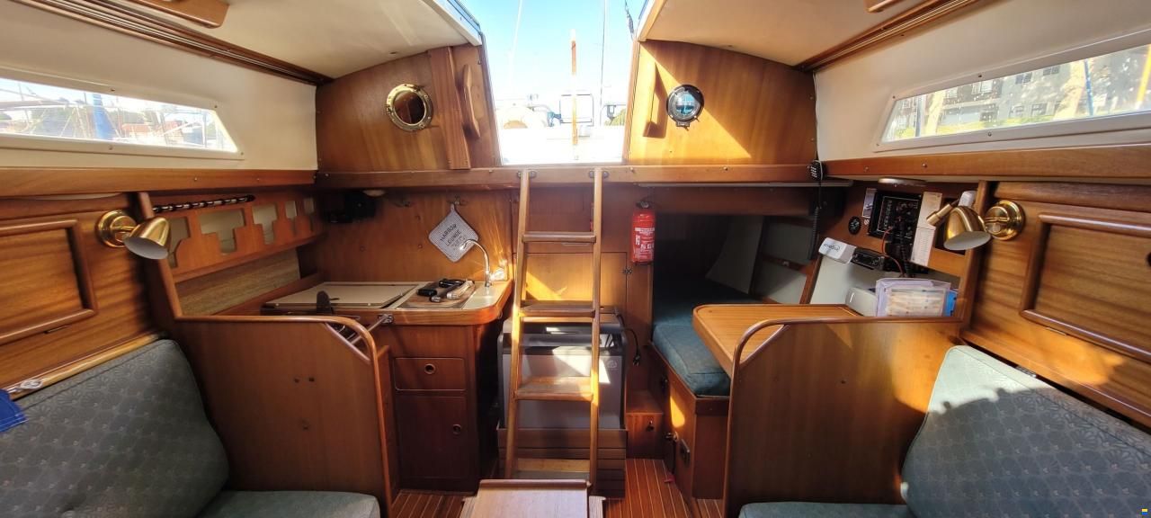 Bavaria 890