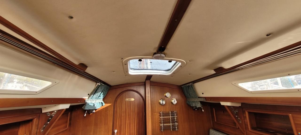 Bavaria 890