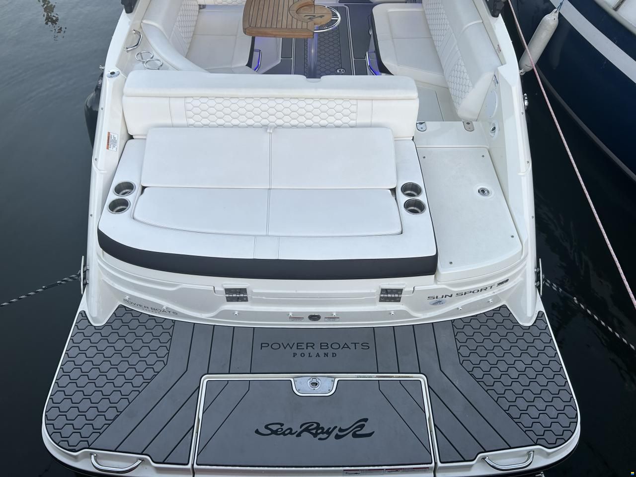 Sea Ray 250 SSE