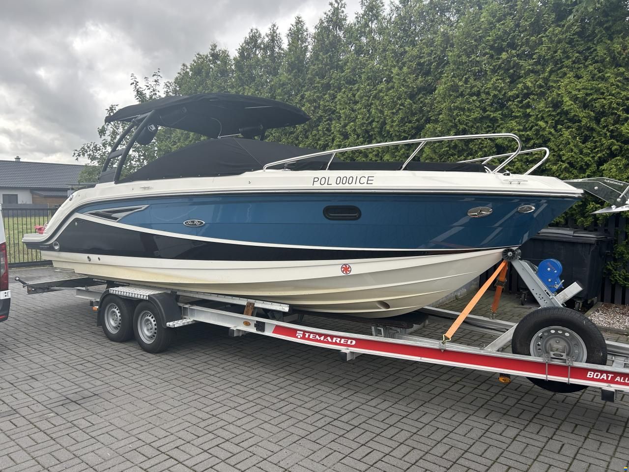 Sea Ray 250 SSE