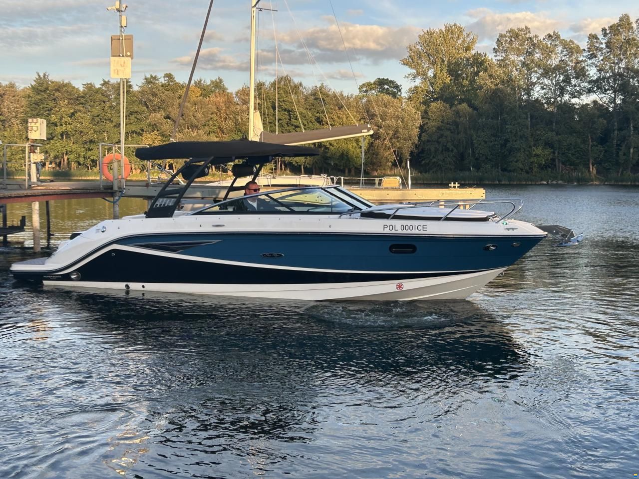 Sea Ray 250 SSE