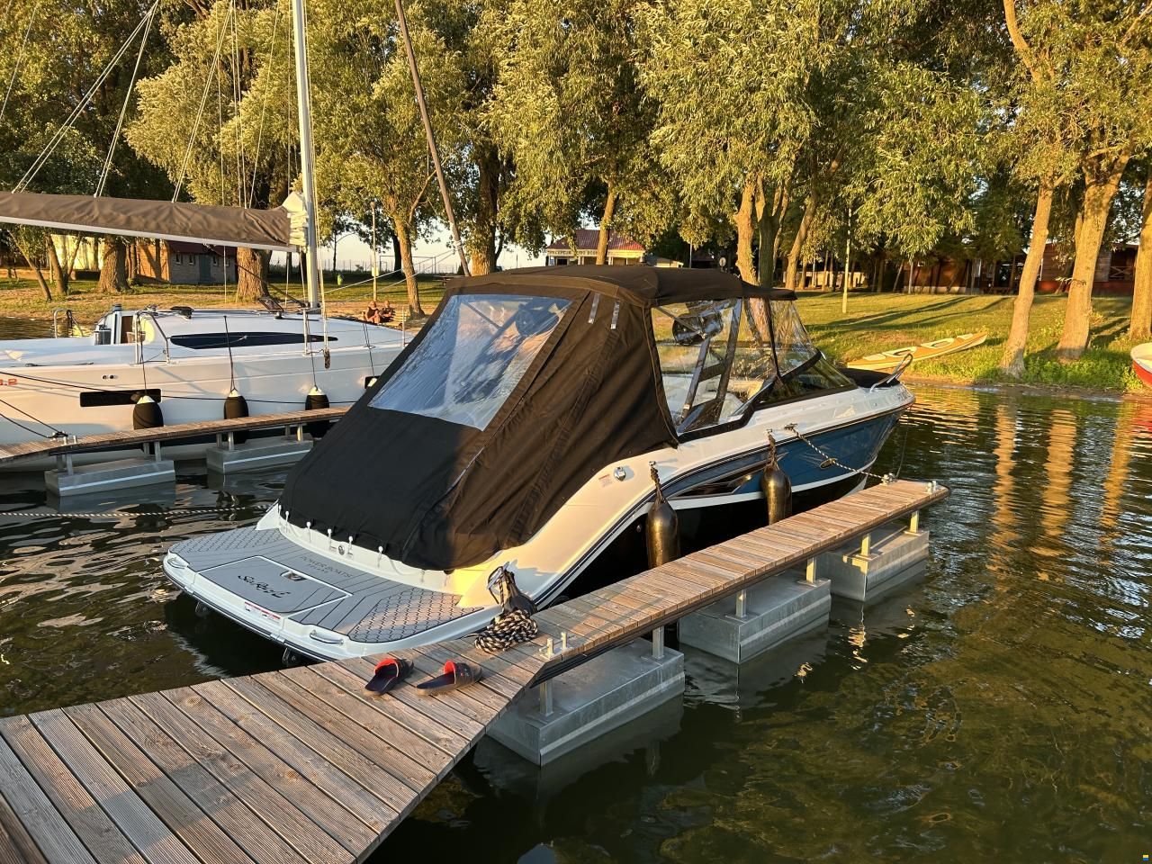 Sea Ray 250 SSE