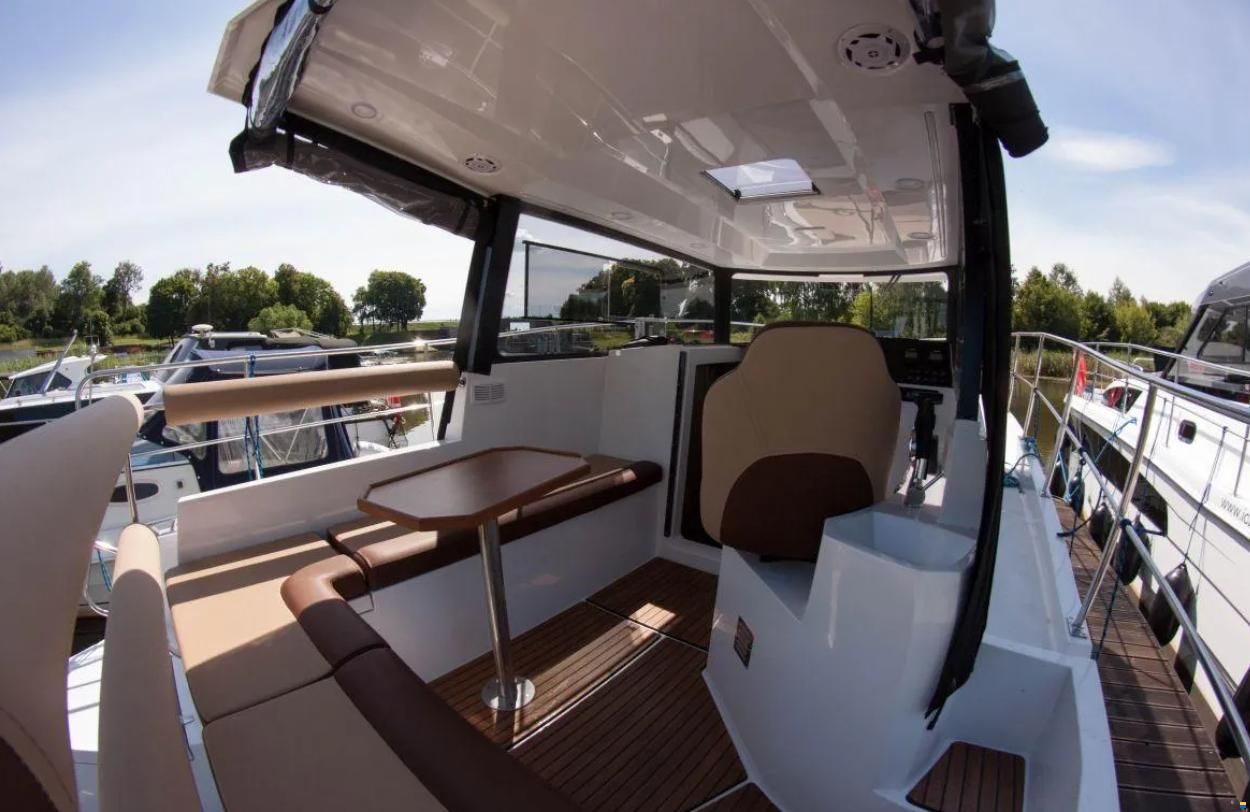 Nautic Yachts NEON 990