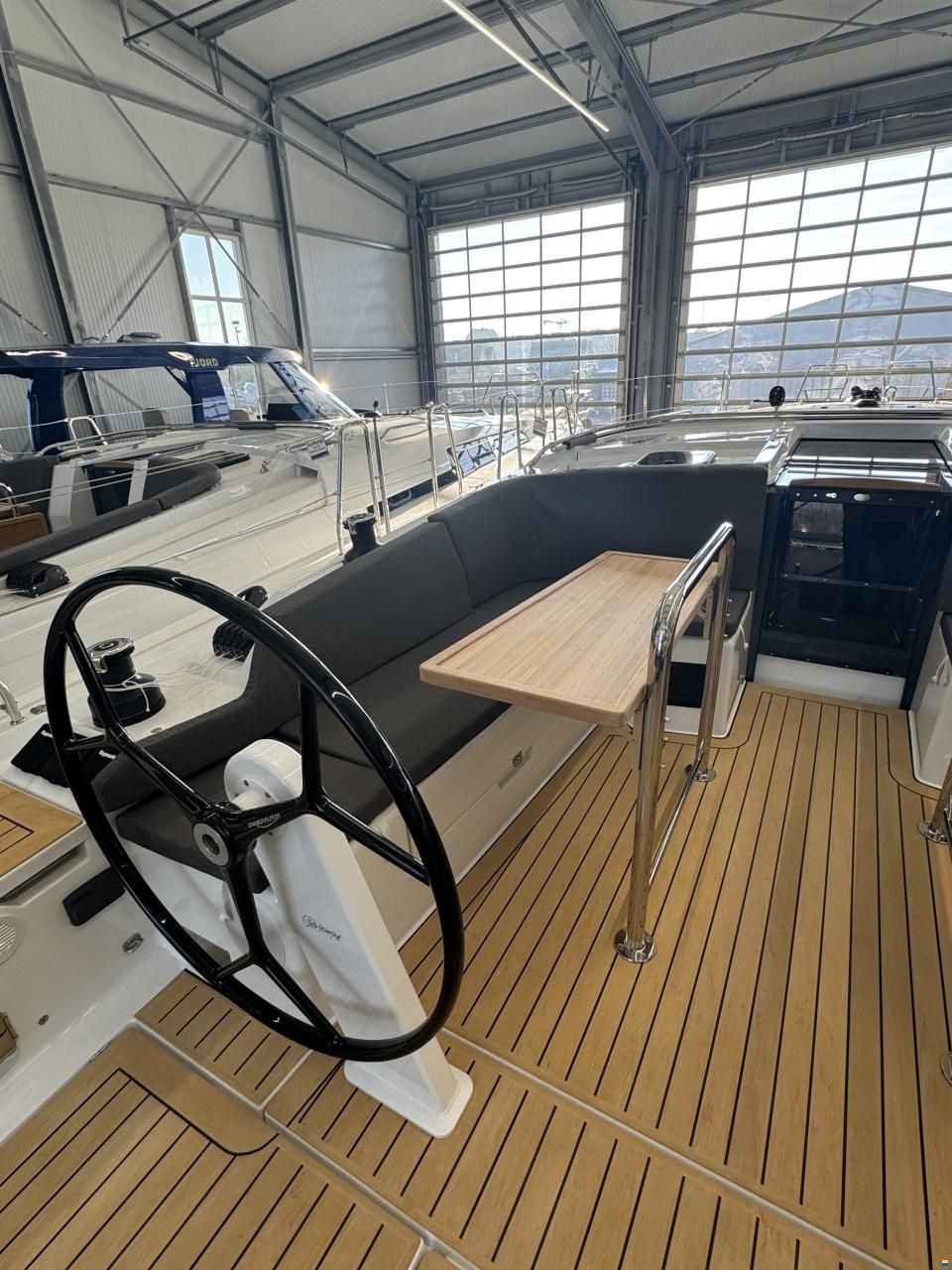 Hanse 410 NEU auf Bestellung, segelklar zu Was